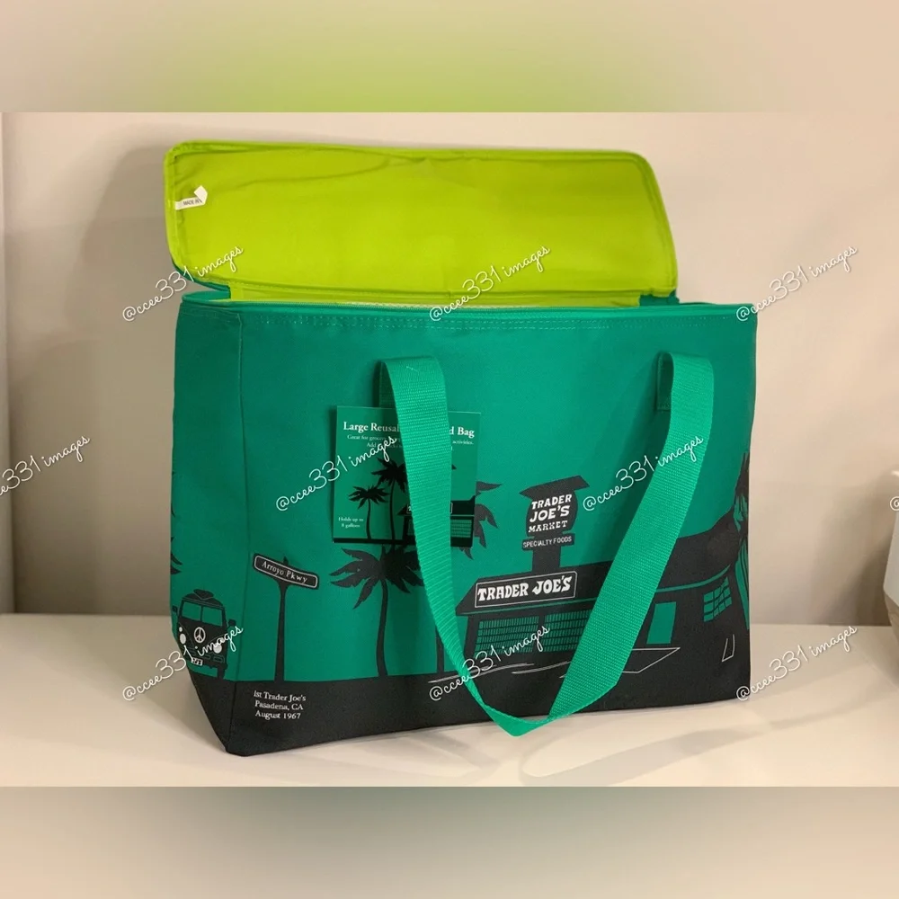 NEW Trader Joe’s Large Reusable Insulated Bag - Limited Edition Emerald Green